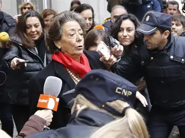 Rita Barberá a la salida del Tribunal Supremo Rita Barberá a la salida del Tribunal Supremo