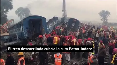 Frame 7.431245 de: Al menos 138 muertos en un accidente de tren en el norte de la India Frame 7.431245 de: Al menos 138 muertos en un accidente de tren en el norte de la India
