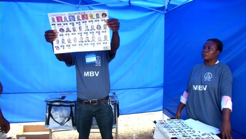 Frame 53.974415 de: Haití celebró cruciales comicios presidenciales tras los anulados hace un año