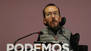  Echenique acusa al Rey de hablar 