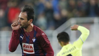 El Eibar gana al Betis en un partido marcado por la polémica arbitral