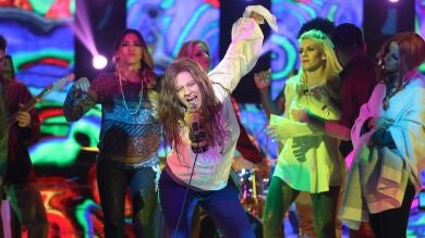 Yolanda Ramos ilumina el plató como la gran estrella del rock Janis Joplin