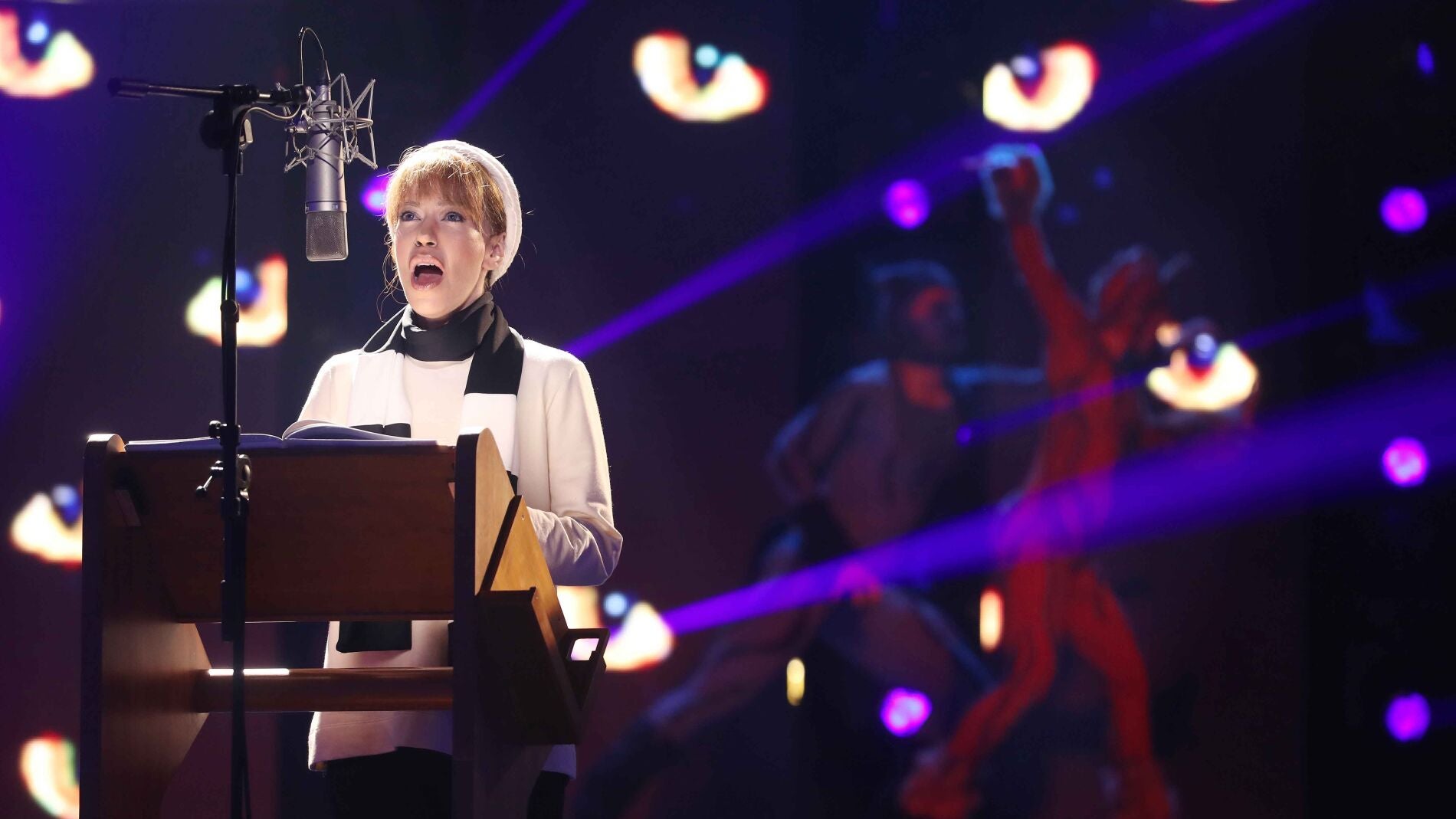 Beatriz Luengo capta todas las miradas como Barbra Streisand en &lsquo;Memory&rsquo;