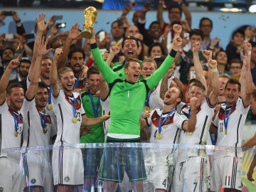 Alemania levantando la copa del mundo