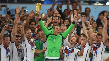 Alemania levantando la copa del mundo