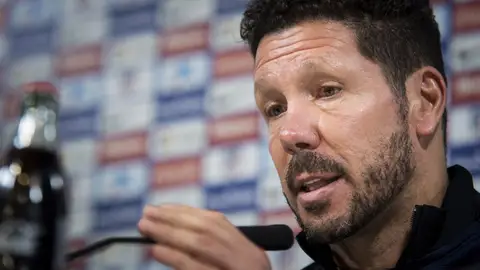 Simeone, durante la rueda de prensa Simeone, durante la rueda de prensa