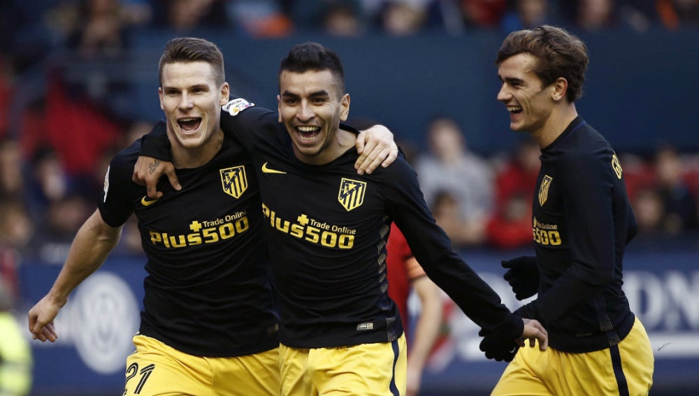 Gameiro, Correa y Griezmann celebran un gol