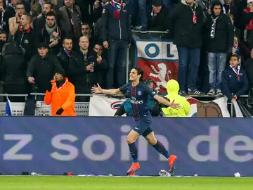 Cavani celebrando su gol frente al Olympìque de Lyon Cavani celebrando su gol frente al Olympìque de Lyon