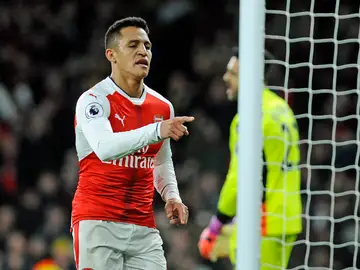 Alexis Sánchez celebrando uno de su goles Alexis Sánchez celebrando uno de su goles