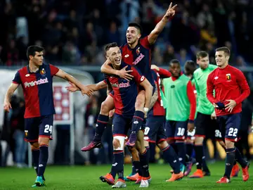 El Genoa celebrando la victoria antes la Juventus El Genoa celebrando la victoria antes la Juventus