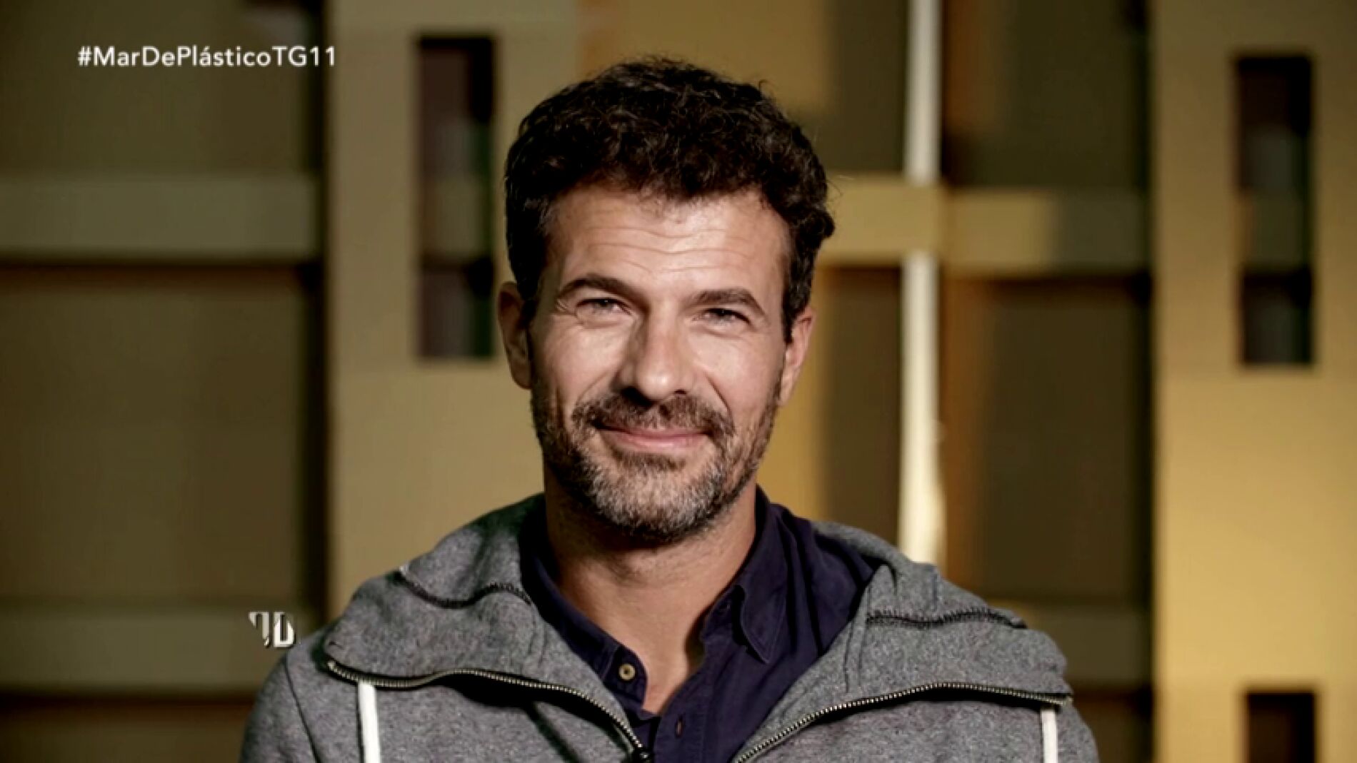 Frame 7.466396 de: "En mar de Pl&aacute;stico me he llevado m&aacute;s un golpe de verdad, pero es parte del oficio"