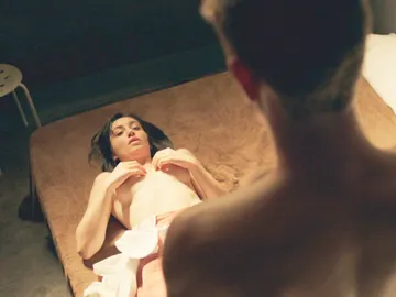 Fernando y Cristina tienen sexo entre rejas Fernando y Cristina tienen sexo entre rejas