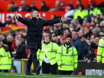 José Mourinho podría ser sancionado de dos a seis partidos José Mourinho podría ser sancionado de dos a seis partidos