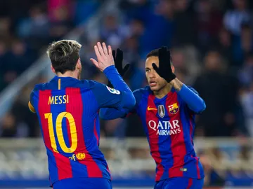 Messi y Neymar celebran un gol con el Barcelona Messi y Neymar celebran un gol con el Barcelona