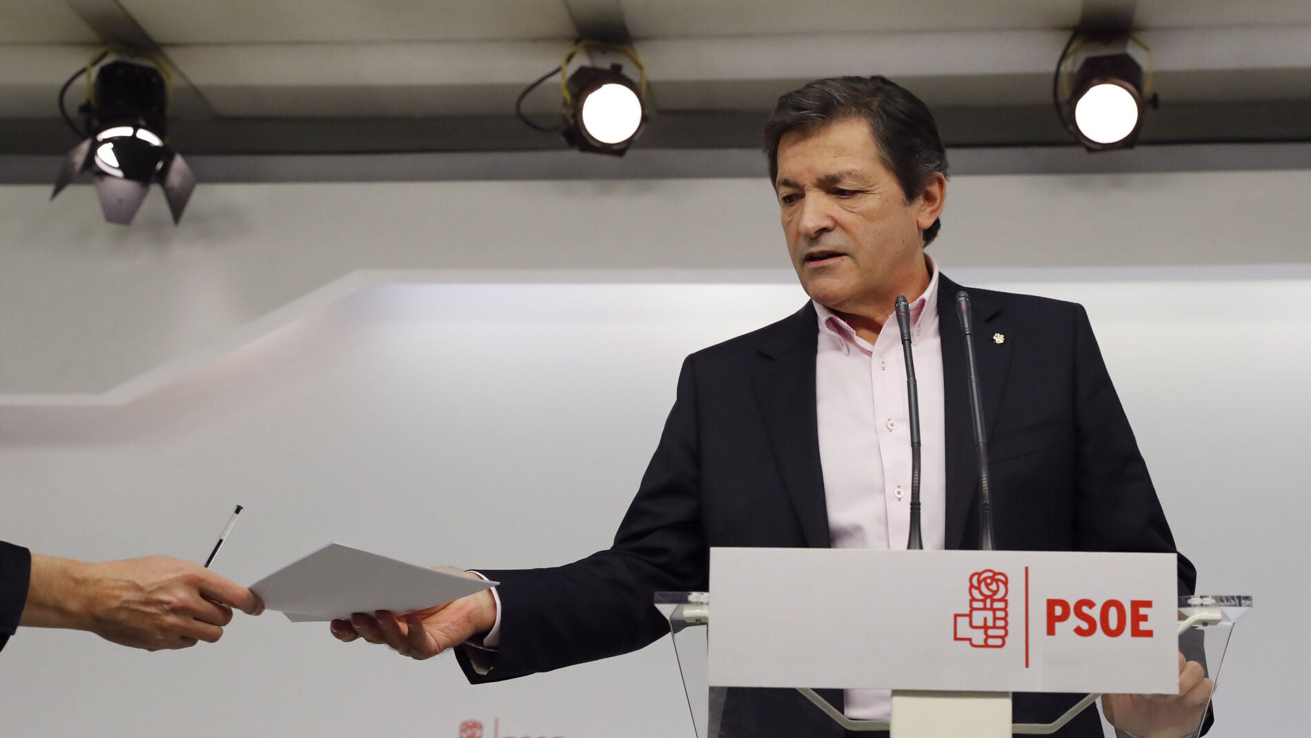 Javier Fern&aacute;ndez, presidente de la gestora socialista