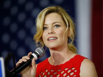 Elizabeth Banks en una rueda de prensa Elizabeth Banks en una rueda de prensa