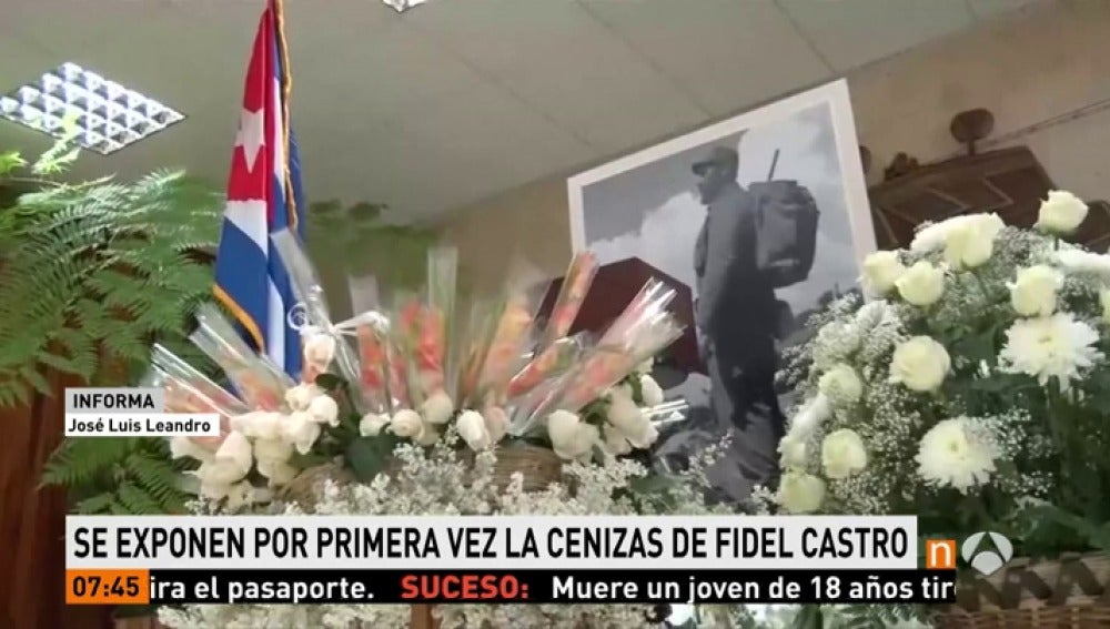 Frame 58.0663 de: Las cenizas de Fidel reposan en la sala Granma del Ministerio de las FAR