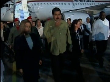 Frame 17.873454 de: Nicolás Maduro llega a Cuba para despedir a Fidel Castro Frame 17.873454 de: Nicolás Maduro llega a Cuba para despedir a Fidel Castro