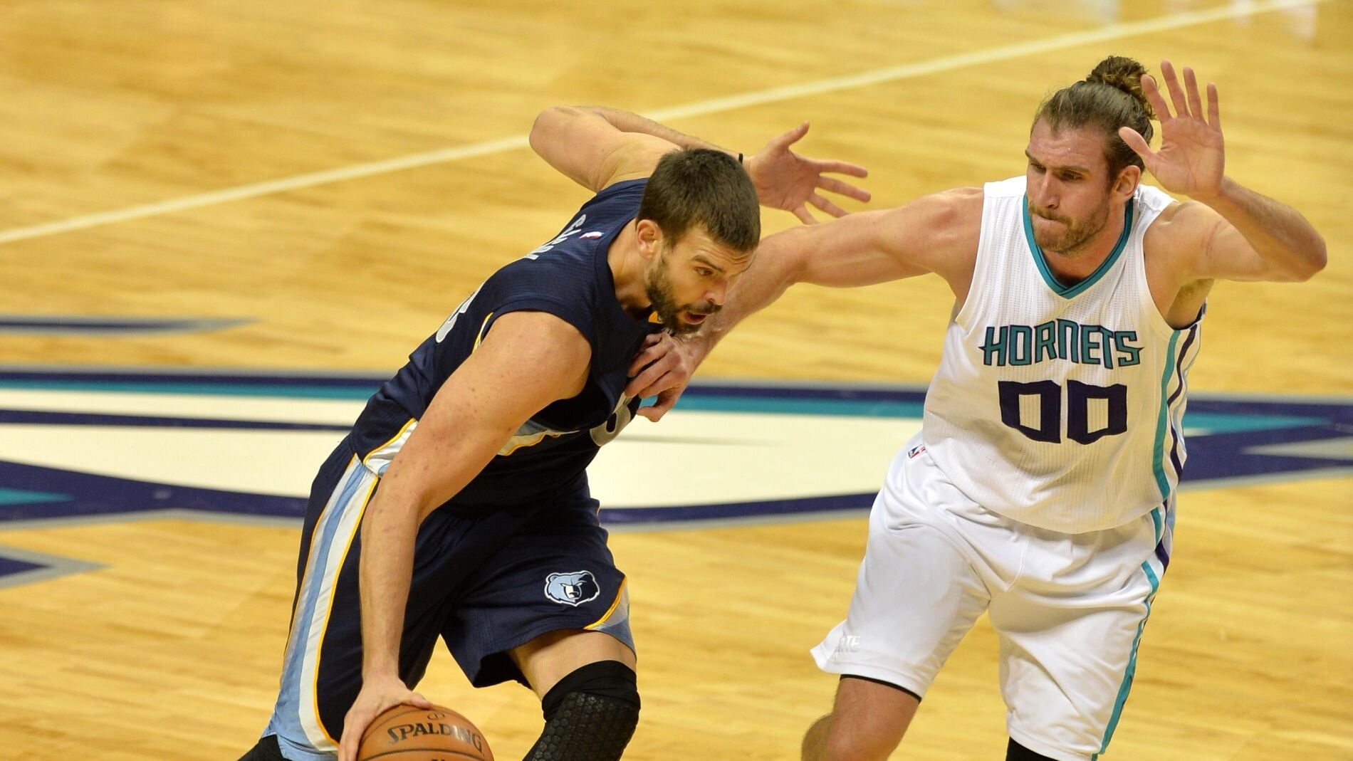 Marc Gasol destaca en una noche negra para los espa&ntilde;oles en la NBA