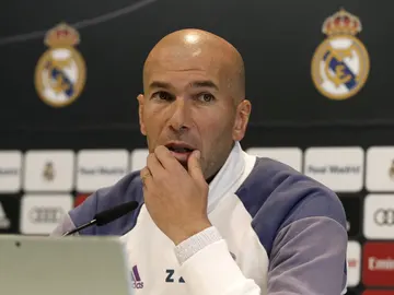 Zidane confía en Clos Gómez para el Clásico: "Lo hará lo mejor posible para que el partido se juegue bien y nada más" Zidane confía en Clos Gómez para el Clásico: "Lo hará lo mejor posible para que el partido se juegue bien y nada más"