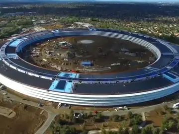 Frame 0.558315 de: Así es el nuevo campus de Apple Frame 0.558315 de: Así es el nuevo campus de Apple