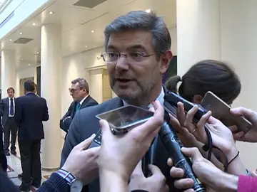Frame 0.611645 de: El ministro de Justicia advierte que "Cataluña no puede destinar presupuesto a materias que no le competen" Frame 0.611645 de: El ministro de Justicia advierte que "Cataluña no puede destinar presupuesto a materias que no le competen"
