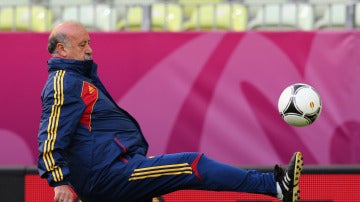 Vicente del Bosque cuelga las botas, pero sin nostalgias