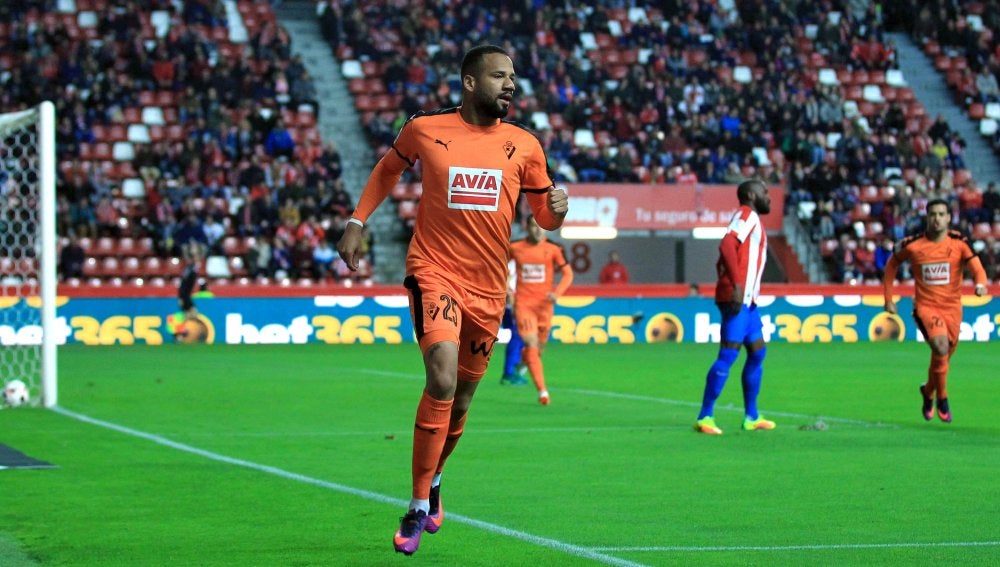 'Bebé' celebra su gol contra el Sporting