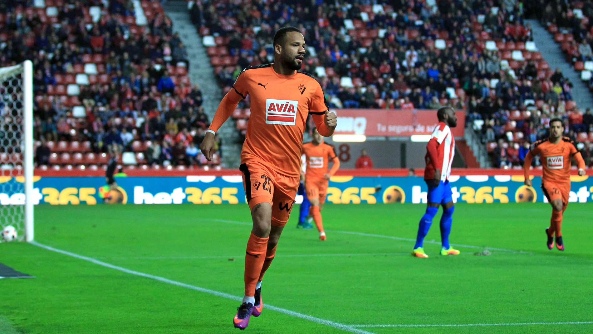 'Bebé' celebra su gol contra el Sporting 'Bebé' celebra su gol contra el Sporting
