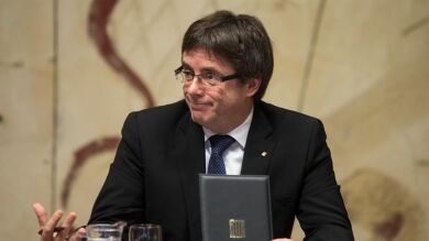 El Constitucional paraliza el acuerdo del Parlament de Cataluña que daba vía libre a celebrar un referéndum en 2017