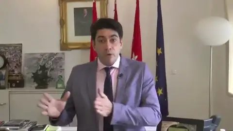 Frame 6.972047 de: Piden la dimisión del alcalde de Alcorcón, David Pérez, por calificar de amargadas a las feministas Frame 6.972047 de: Piden la dimisión del alcalde de Alcorcón, David Pérez, por calificar de amargadas a las feministas