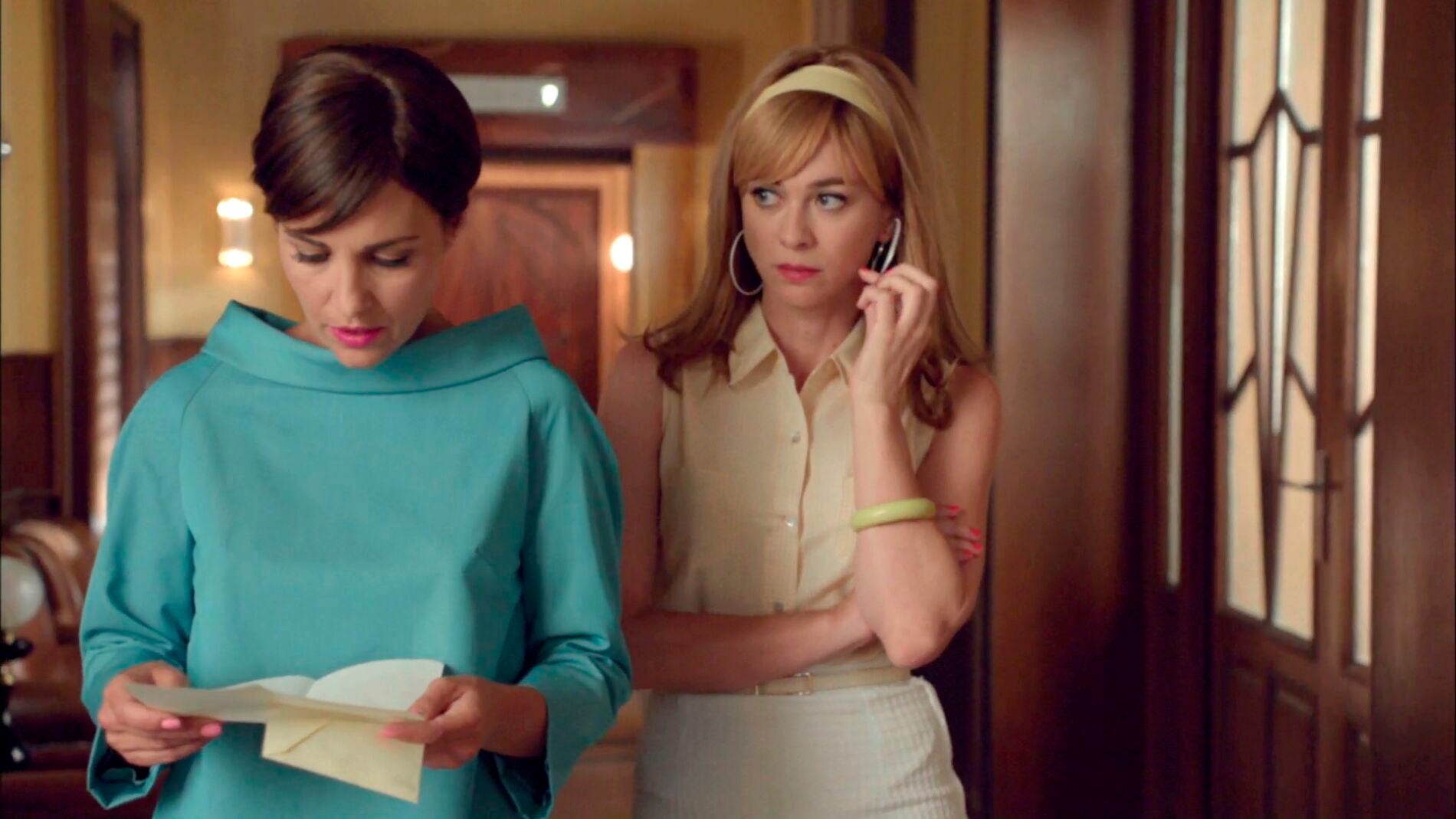  Ana lee la carta de Mateo sin imaginarse la verdad