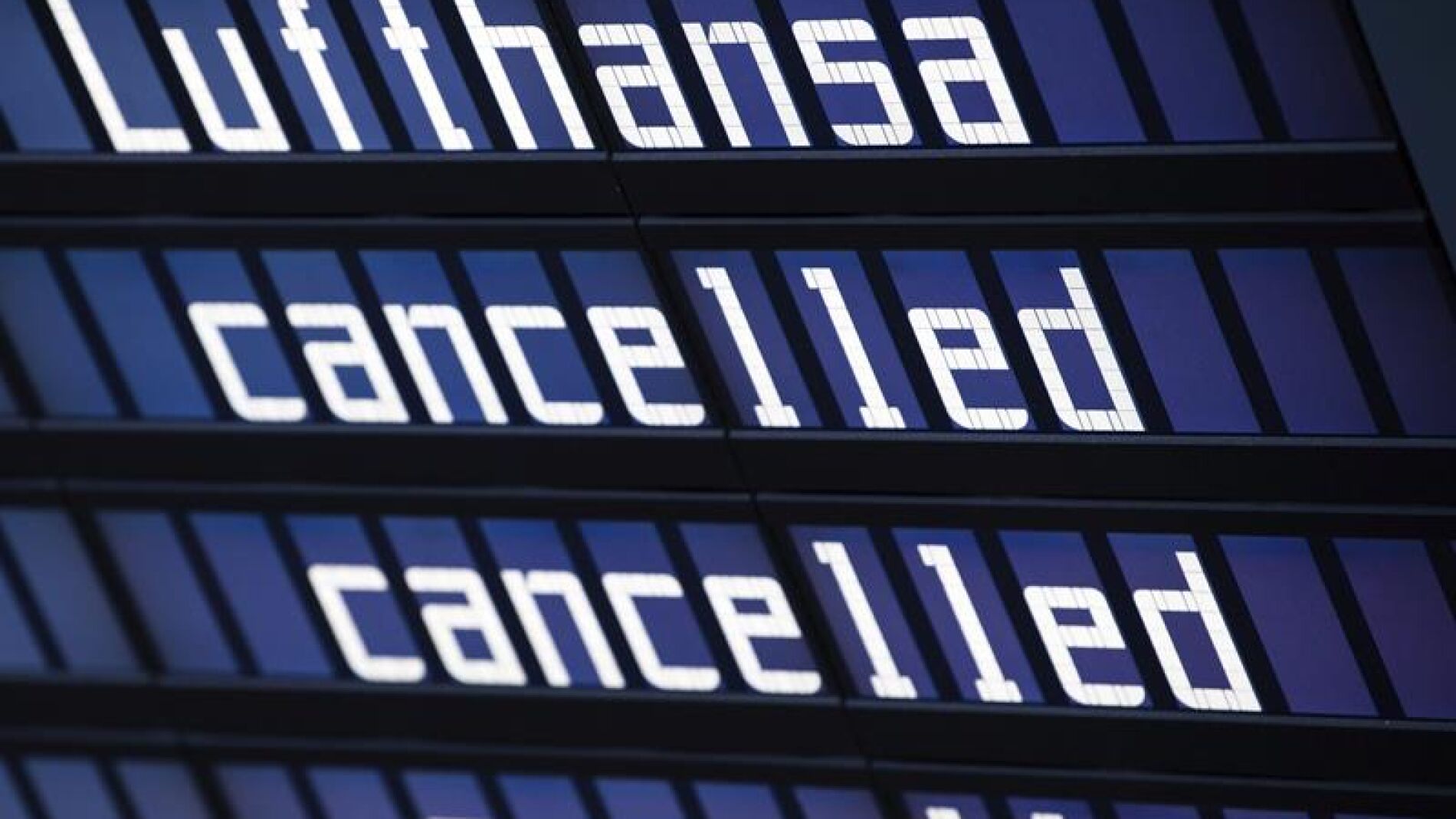 Vista de un panel de informaci&oacute;n en el aeropuerto de M&uacute;nich (Alemania)