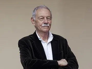 El escritor Eduardo Mendoza El escritor Eduardo Mendoza