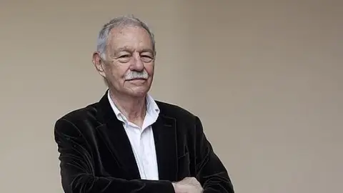 El escritor Eduardo Mendoza El escritor Eduardo Mendoza