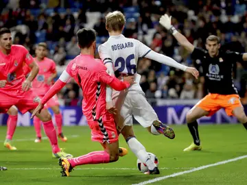 Odegaard, en una acción contra la Cultural Leonesa Odegaard, en una acción contra la Cultural Leonesa