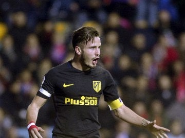 Saúl celebra su gol de penalti contra el Guijuelo
