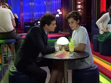 Rafael a Marta: "Cuanto más te esfuerzas en demostrar tu amor, menos convincente resultas" Rafael a Marta: "Cuanto más te esfuerzas en demostrar tu amor, menos convincente resultas"