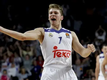 Luka Doncic celebrando la victoria del Madrid Luka Doncic celebrando la victoria del Madrid