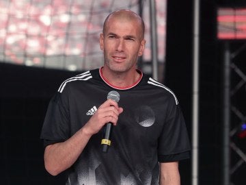 Zidane en el acto de Adidas