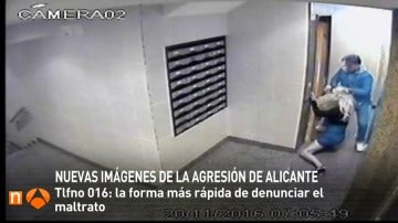 Frame 24.116157 de: Difunden nuevas imágenes de la brutal agresión de un joven a su pareja en Alicante