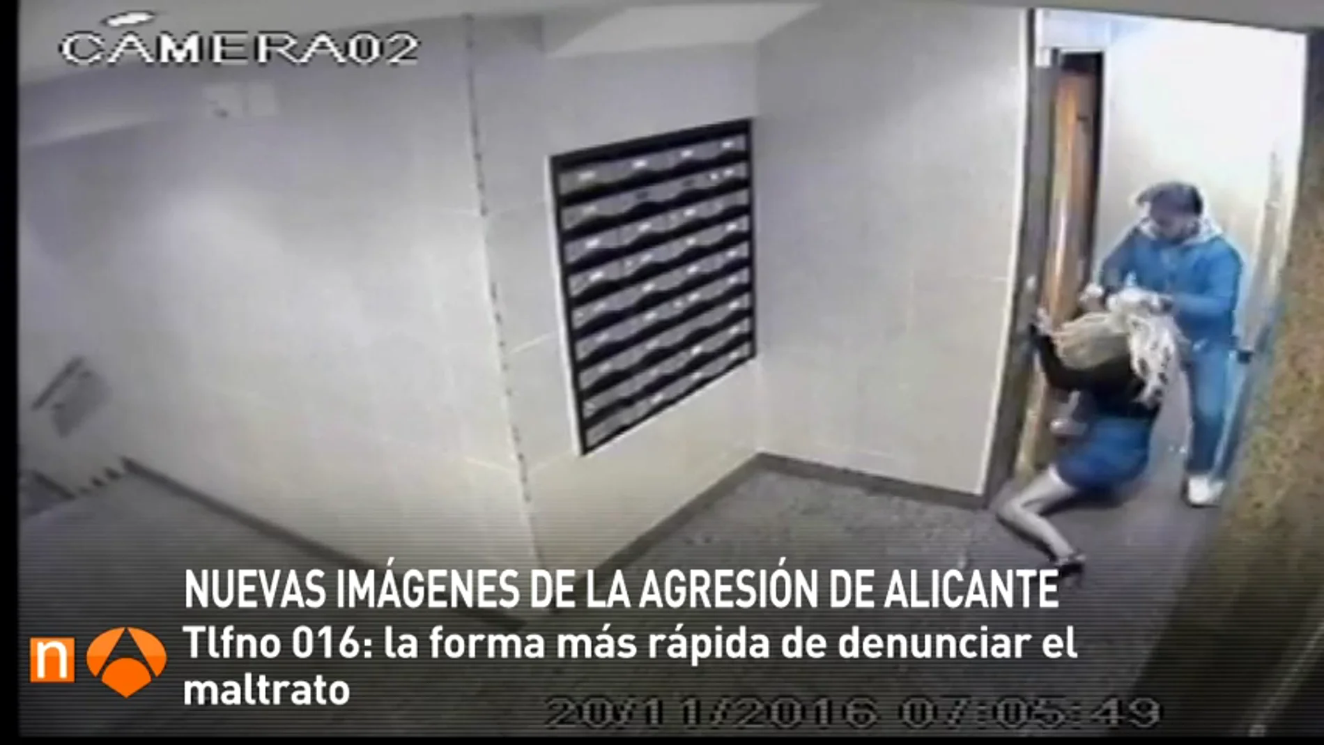 Frame 24.116157 de: Difunden nuevas imágenes de la brutal agresión de un joven a su pareja en Alicante Frame 24.116157 de: Difunden nuevas imágenes de la brutal agresión de un joven a su pareja en Alicante