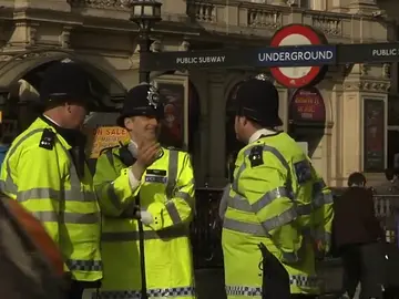 Frame 47.901514 de: Un informe acusa a más de 300 policías británicos de abuso de autoridad con fines sexuales Frame 47.901514 de: Un informe acusa a más de 300 policías británicos de abuso de autoridad con fines sexuales
