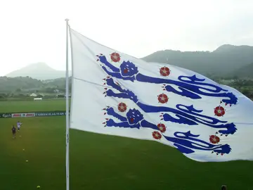 La bandera de la Federación Inglesa de fútbol, en 1998 La bandera de la Federación Inglesa de fútbol, en 1998