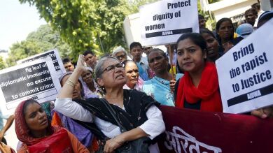  Una mujer india corta los genitales de su presunto violador