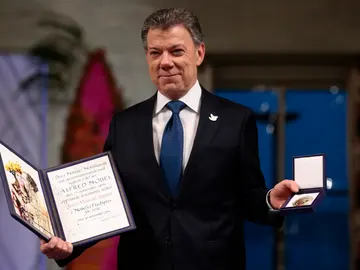 Juan Manuel Santos recibe el Nobel de la Paz Juan Manuel Santos recibe el Nobel de la Paz