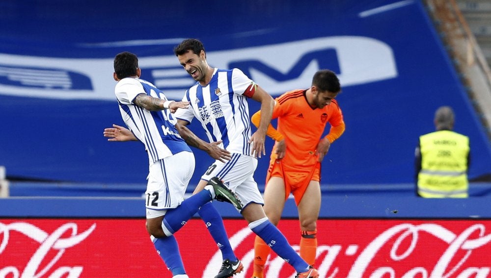 Willian José celebra uno de sus goles contra el Valencia