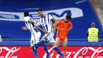 Willian José celebra uno de sus goles contra el Valencia