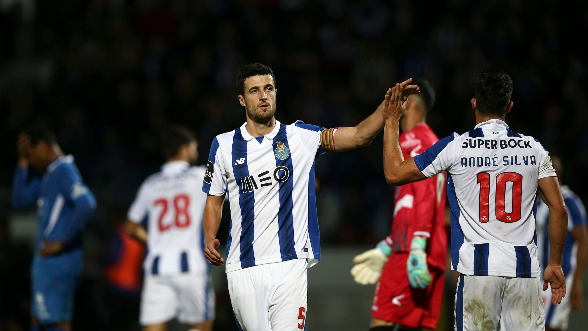 Iv&aacute;n Marcano celebrando con Andr&eacute; Silva