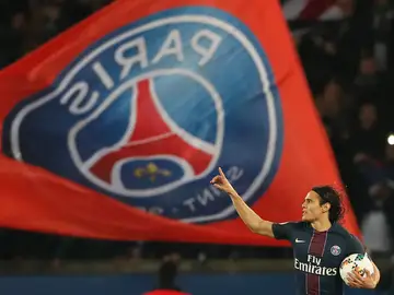 Cavani celebrando uno de sus goles frente al Niza Cavani celebrando uno de sus goles frente al Niza
